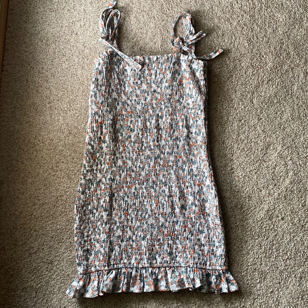 Entro scrunch tie strap dress sz Lg